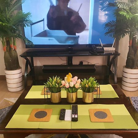 Staycation Ni Inday Trece Martires Buitenkant foto