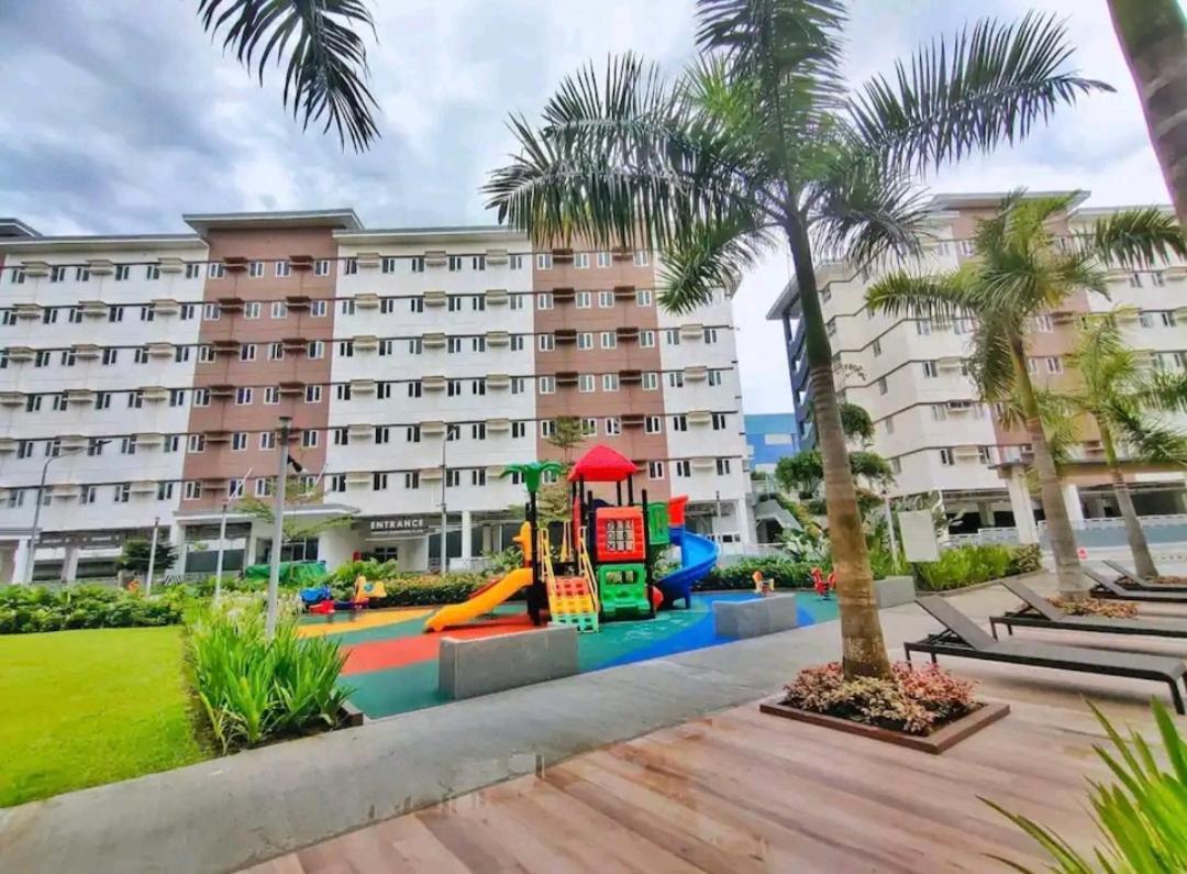 Staycation Ni Inday Trece Martires Buitenkant foto